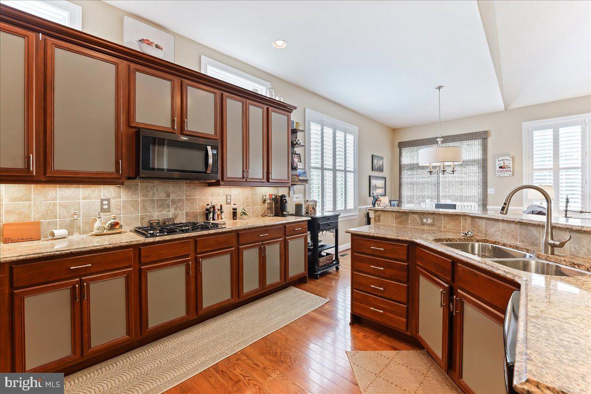 243 Hanover Road Phoenixville, PA 19460 - Photo 10 of 43 Deluxe Gourmet kitchen