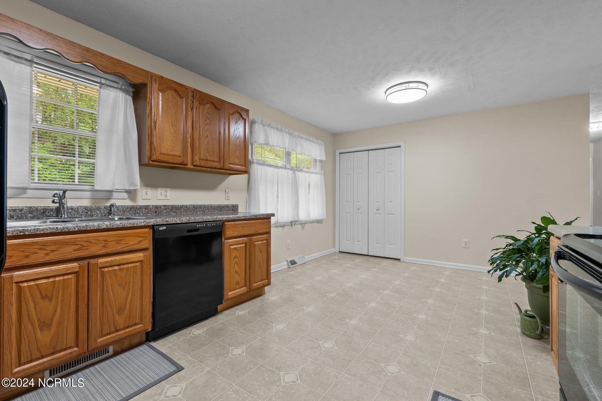 1120 Avalon Drive Rockingham, NC 28379 - Photo 14 of 32 18-web-or-mls-707A9024