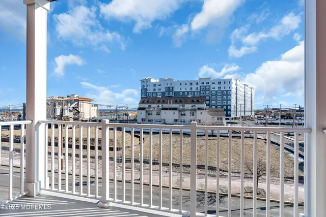 $2,575 | 19 Carr Avenue, Unit 410, Keansburg, NJ 07734