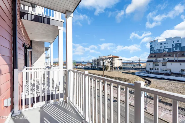 $2,575 | 19 Carr Avenue, Unit 410, Keansburg, NJ 07734