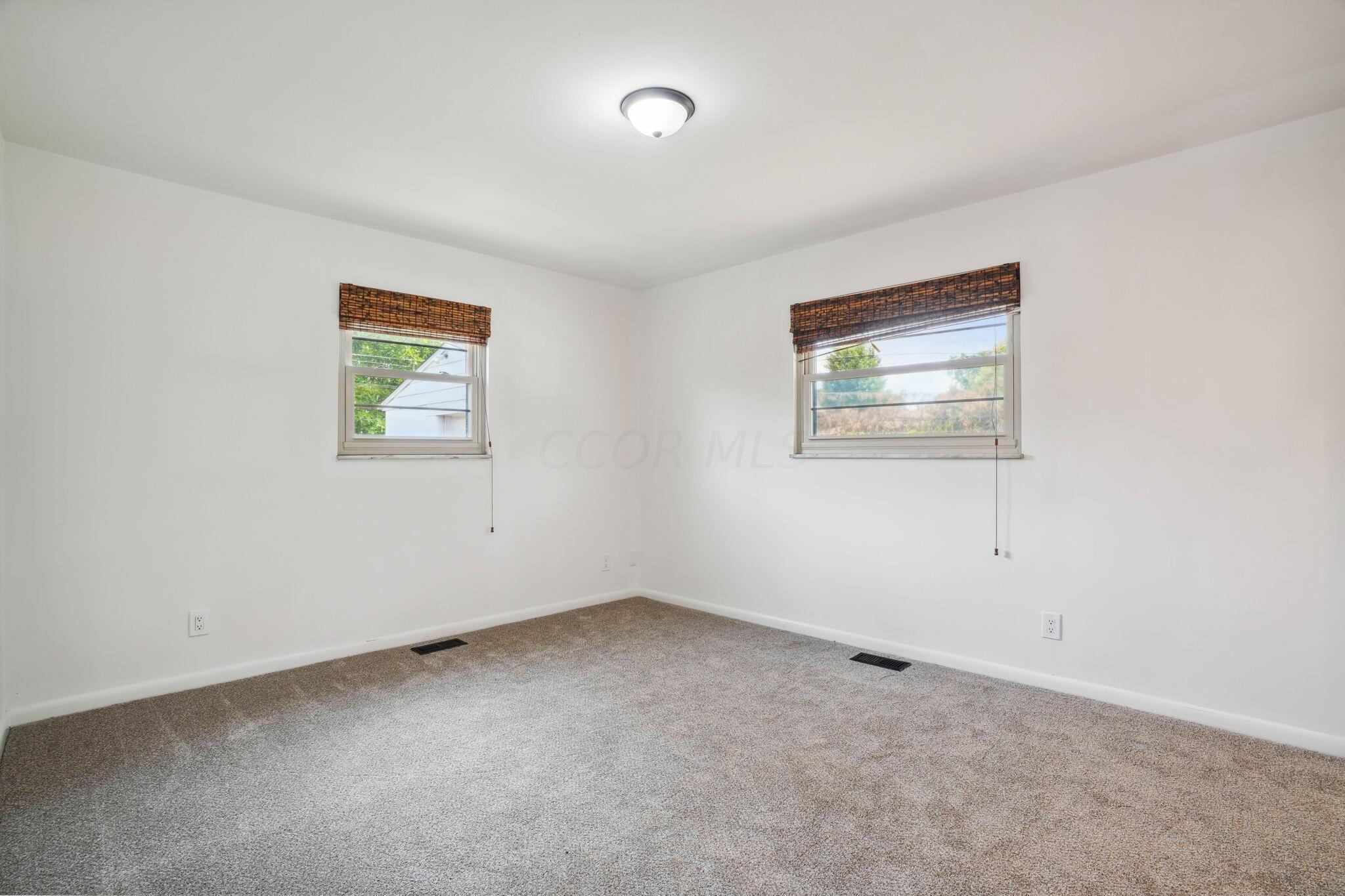 1327 Elaine Road Columbus, OH 43227 - Photo 18 of 27 32-web-or-mls-1327-elaine-rd