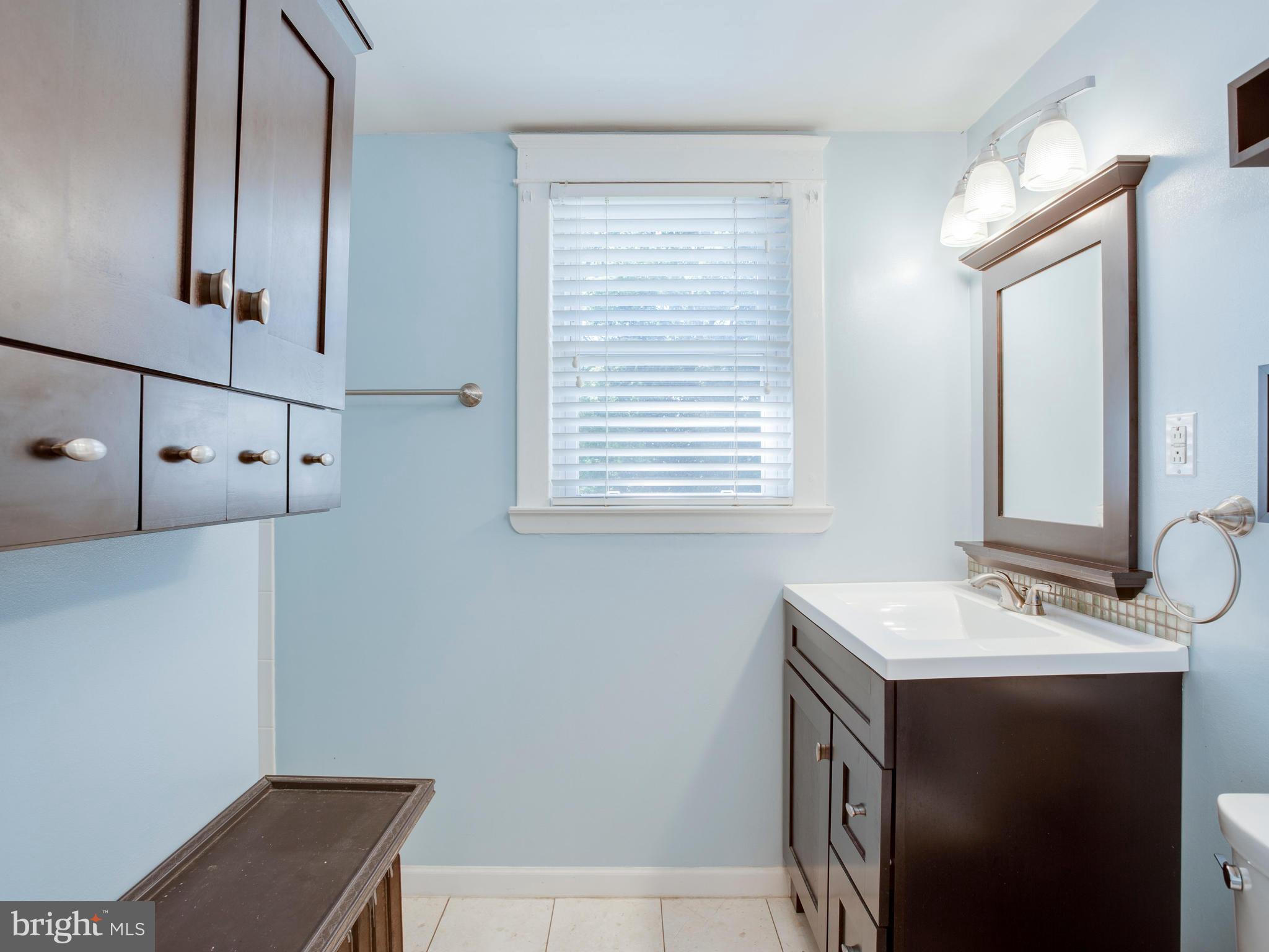 712 South Camp Meade Road Linthicum, MD 21090 - Photo 16 of 30 Bath