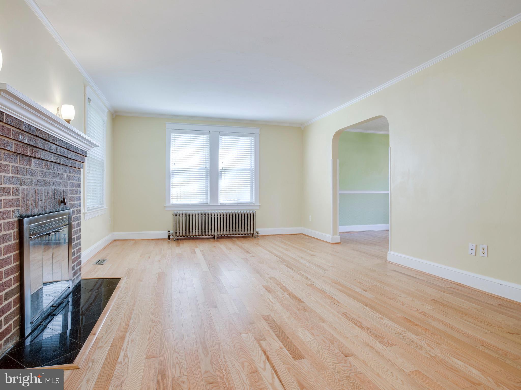 712 South Camp Meade Road Linthicum, MD 21090 - Photo 4 of 30 Living Room