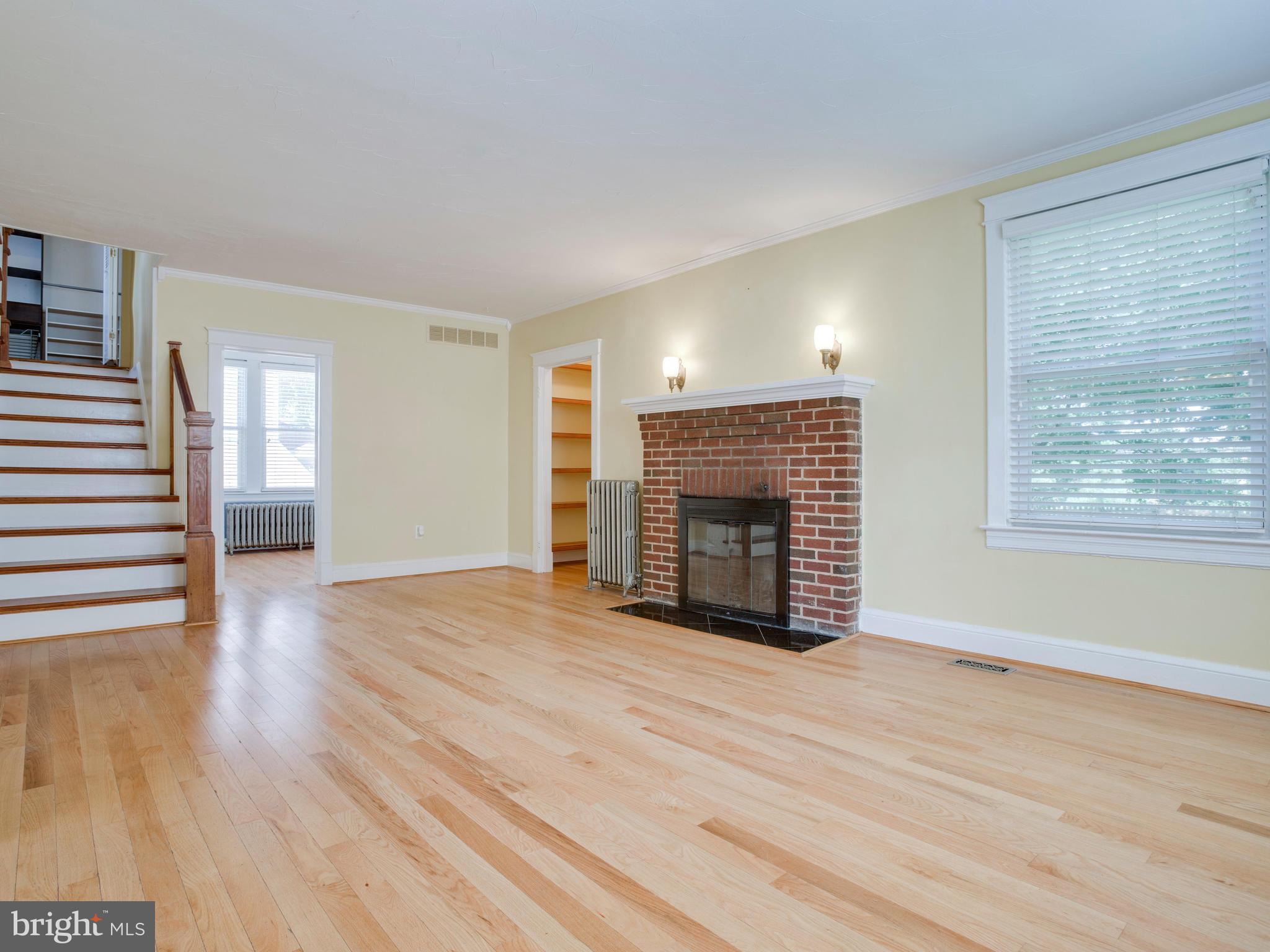 712 South Camp Meade Road Linthicum, MD 21090 - Photo 7 of 30 Living Room