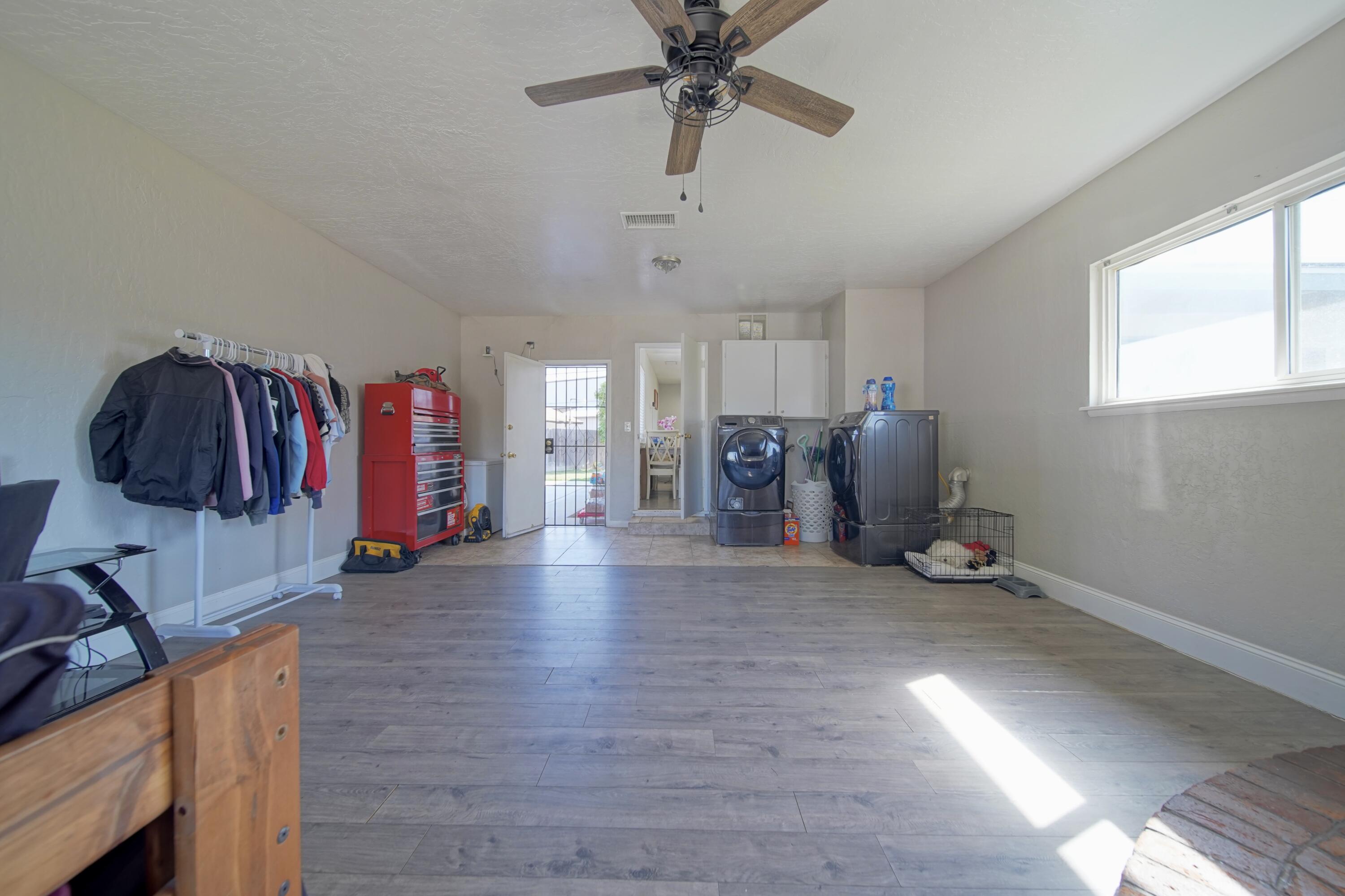 113 Bryant Court Exeter, CA 93221 - Photo 28 of 41 Bonus room w/ laundry