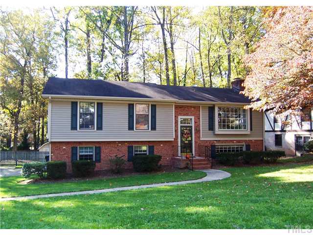 908 Hemingway Drive Raleigh, NC 27609 - Photo 1 of 25 Spacious Midtown home w/5 BRs! Located in Hickory Hills, a desirable N. Raleigh n'hood w/swim, tennis & active social scene close to Eastgate Park, North Hills shopping & restaurants & I-440 for easy commuting!