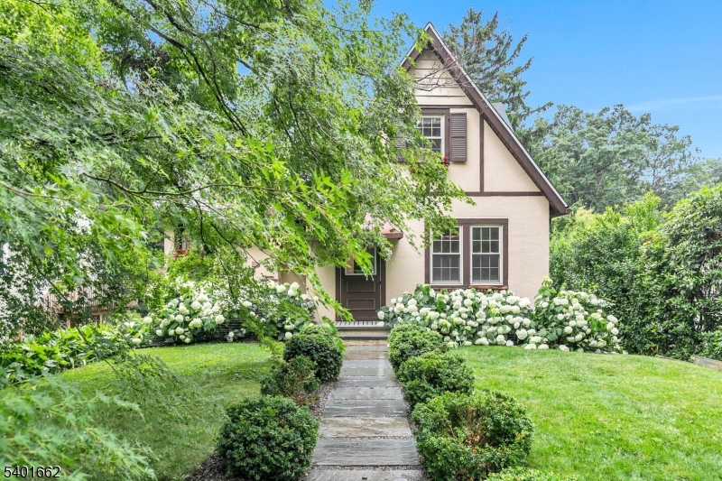 5 Tysley Street Basking Ridge, NJ 07920 - Photo 2 of 40