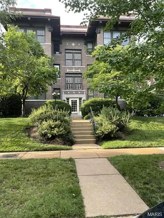 $1,495 | 5527 Waterman Boulevard, Unit 1E, St. Louis, MO 63112