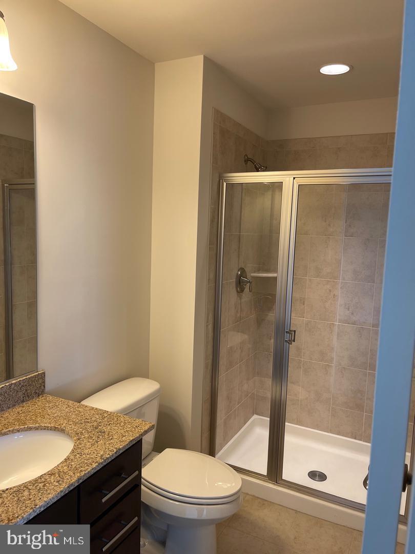 44711 Plympton Square Ashburn, VA 20147 - Photo 16 of 29 3RD BATHROOM(4TH LEVEL)