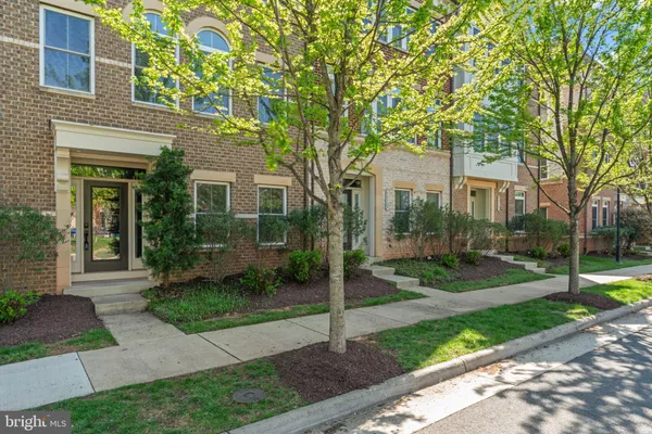 $4,295 | 44711 Plympton Square, Ashburn, VA 20147