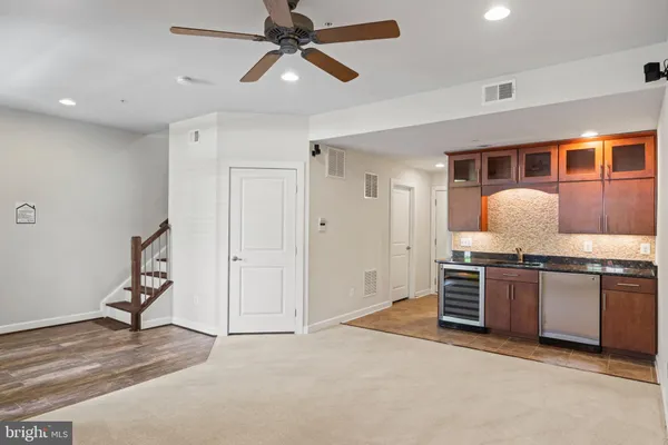 $4,295 | 44711 Plympton Square, Ashburn, VA 20147