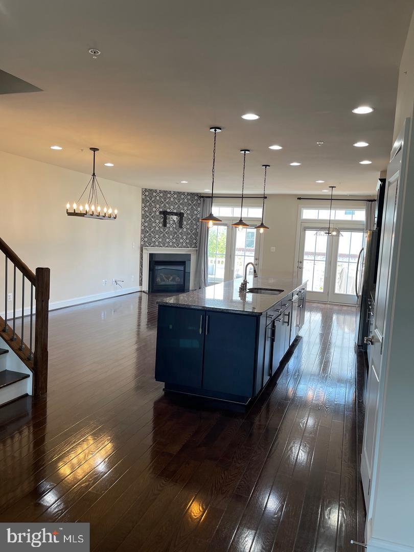 44711 Plympton Square Ashburn, VA 20147 - Photo 24 of 29 KITCHEN