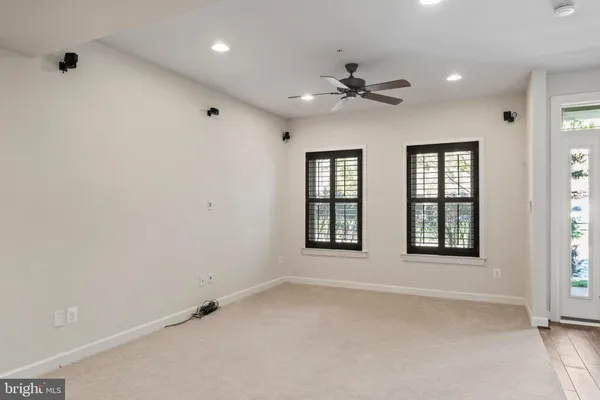 $4,295 | 44711 Plympton Square, Ashburn, VA 20147
