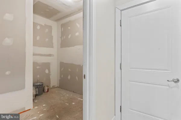 $4,295 | 44711 Plympton Square, Ashburn, VA 20147