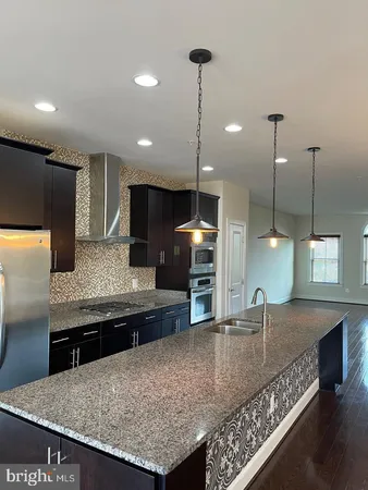 $4,295 | 44711 Plympton Square, Ashburn, VA 20147