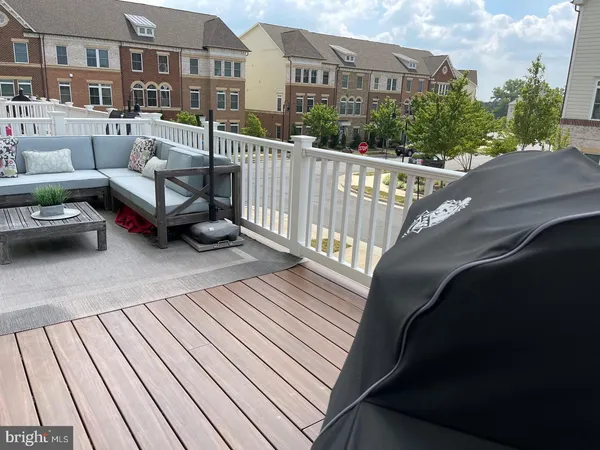 $4,295 | 44711 Plympton Square, Ashburn, VA 20147