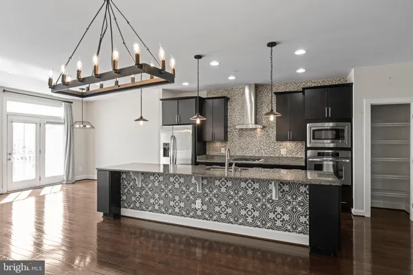 $4,295 | 44711 Plympton Square, Ashburn, VA 20147