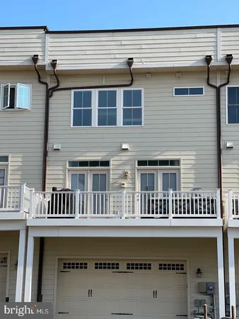 $4,295 | 44711 Plympton Square, Ashburn, VA 20147