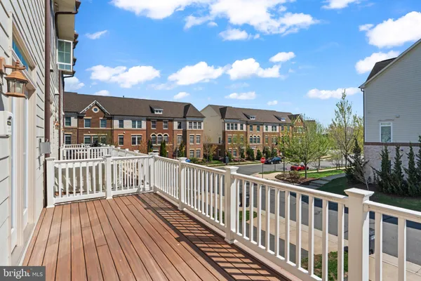 $4,295 | 44711 Plympton Square, Ashburn, VA 20147