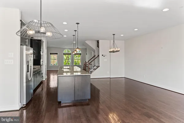 $4,295 | 44711 Plympton Square, Ashburn, VA 20147