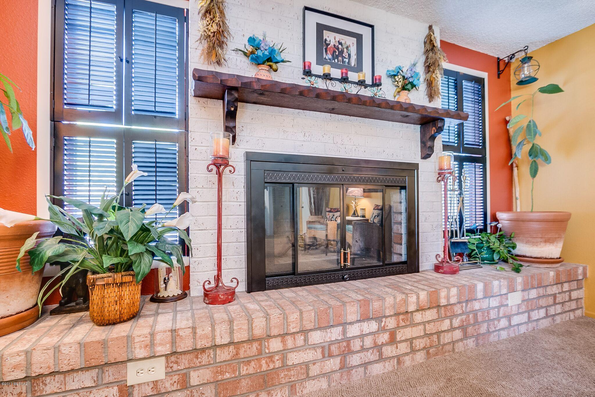 7481 North Juniper Road Tucson, AZ 85741 - Photo 6 of 17 Gallery Image 6
