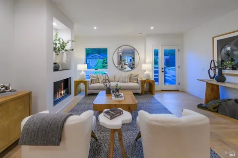 $799,000 | 1112 Foster Road, Napa, CA 94558