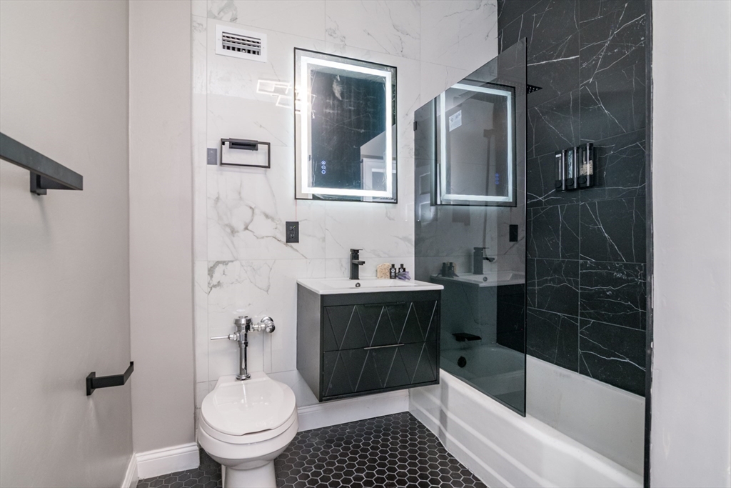 140 Chestnut Street, Unit 606 Springfield, MA 01103 - Photo 16 of 38 Gallery Image 16