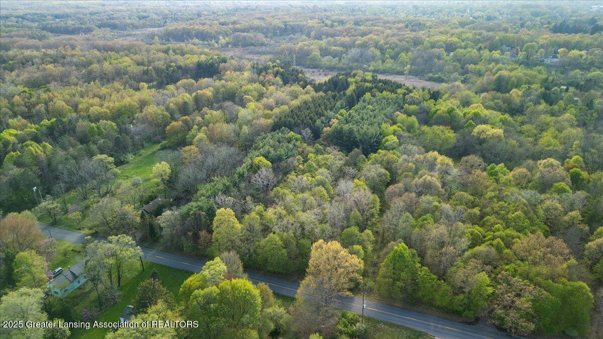 4433 Van Atta Road Okemos, MI 48864 - Photo 13 of 18 05-Media Jett - 02