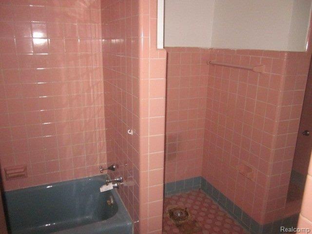 19605 Renfrew Road Detroit, MI 48221 - Photo 5 of 20 Bathroom