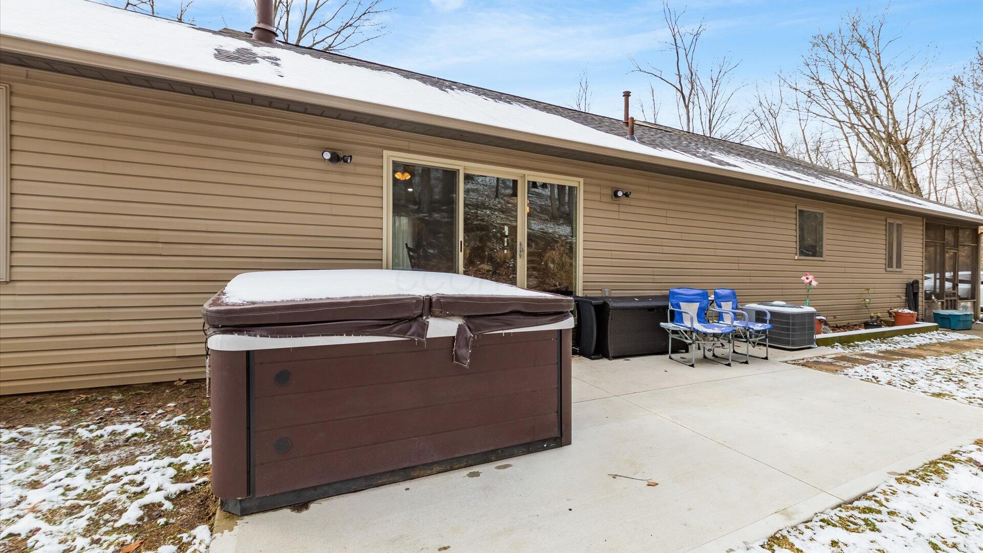 4491 Price Road Newark, OH 43055 - Photo 34 of 47 back patio 2