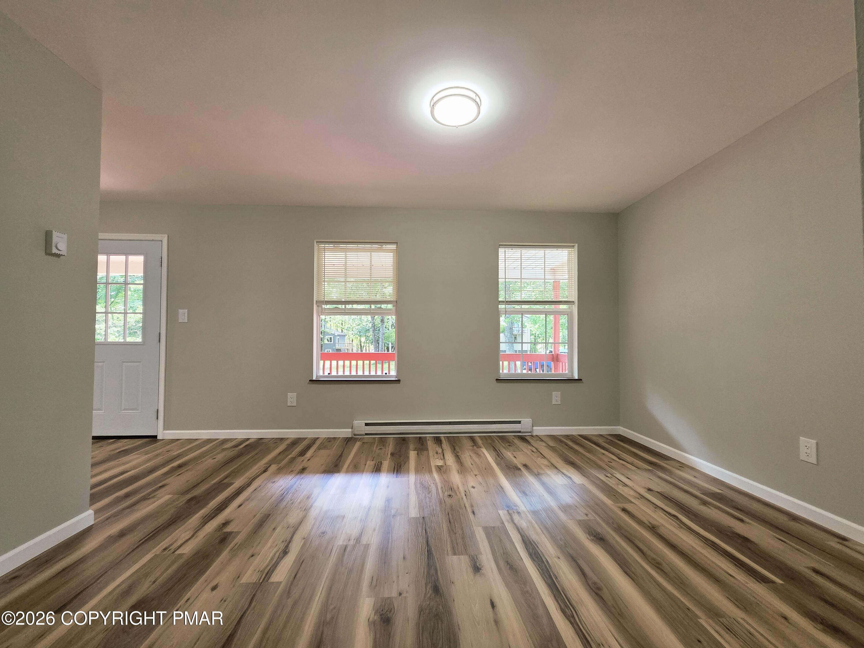 2149 Valleyview Drive Bushkill, PA 18324 - Photo 5 of 17 Dining