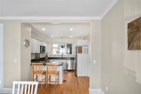 $3,400 | 22 Bateman Avenue, Newport, RI 02840