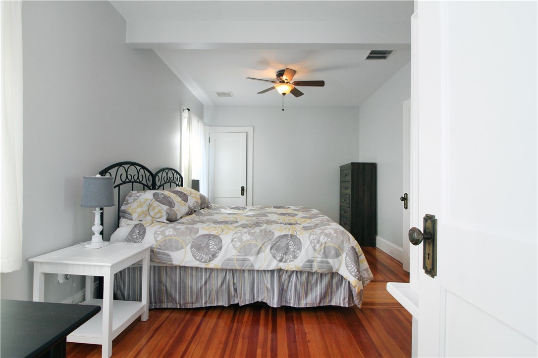 22 Bateman Avenue Newport, RI 02840 - Photo 27 of 43