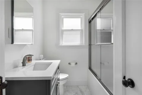 $3,400 | 22 Bateman Avenue, Newport, RI 02840