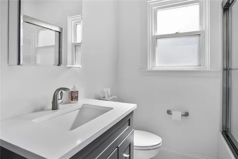 $3,400 | 22 Bateman Avenue, Newport, RI 02840