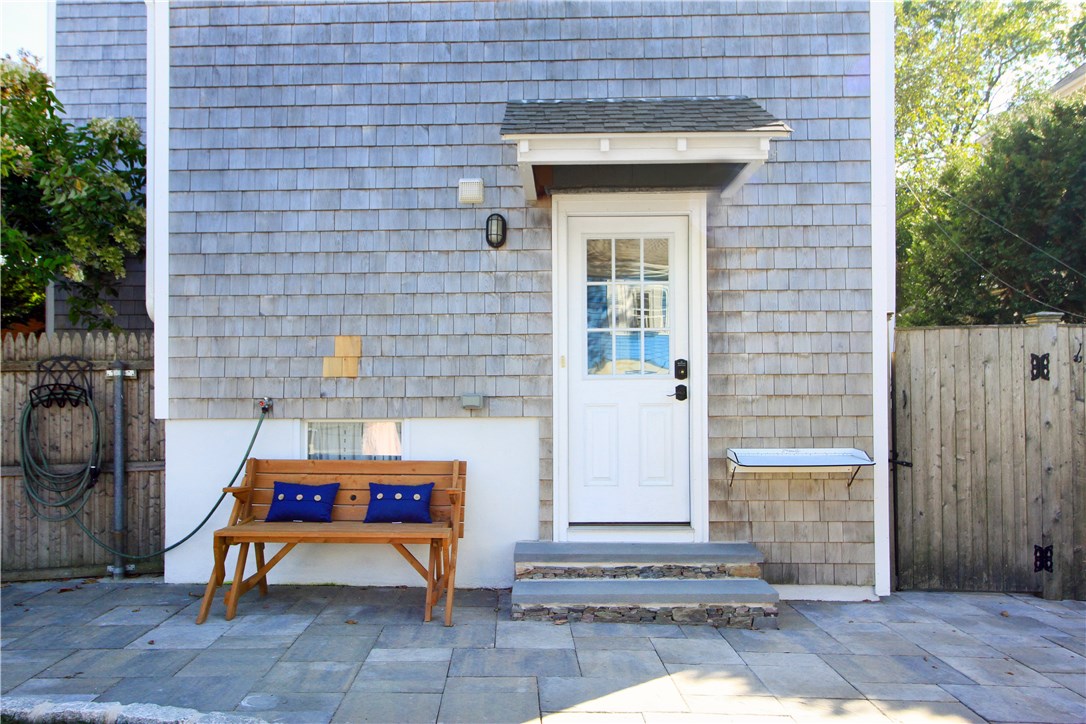 22 Bateman Avenue Newport, RI 02840 - Photo 35 of 43