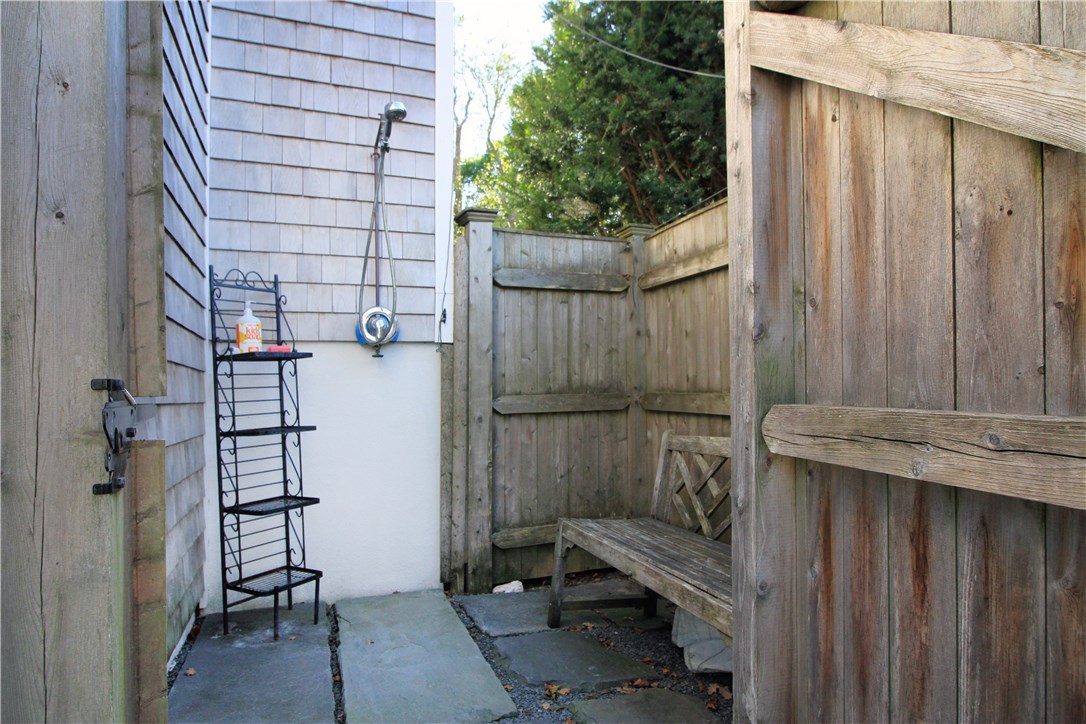 22 Bateman Avenue Newport, RI 02840 - Photo 39 of 43