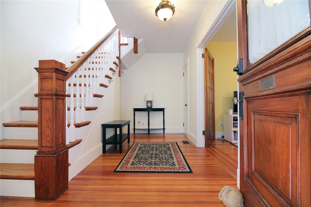 22 Bateman Avenue Newport, RI 02840 - Photo 8 of 43