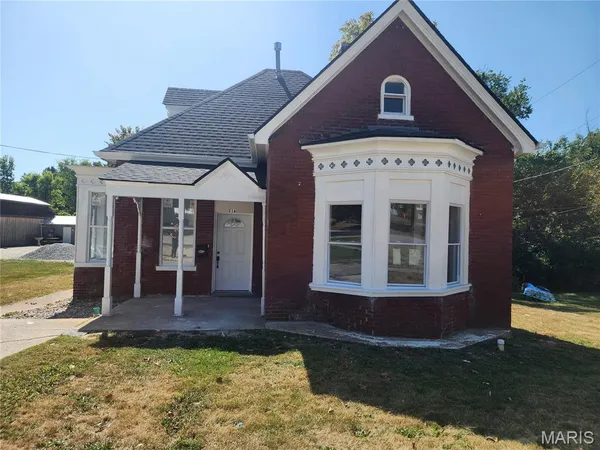 $280,000 | 216 East Walton Street, Warrenton, MO 63383