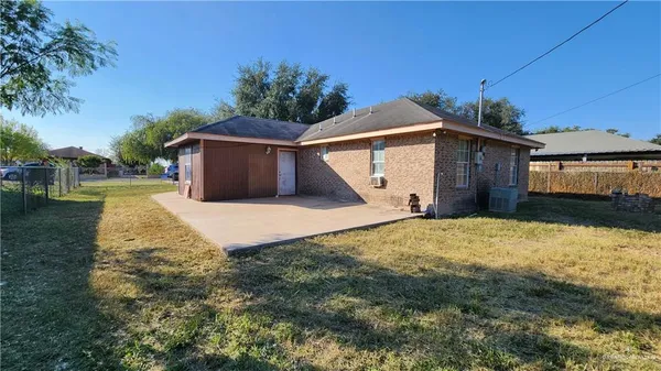 $1,300 | 1910 North Oak Street, Alton, TX 78573