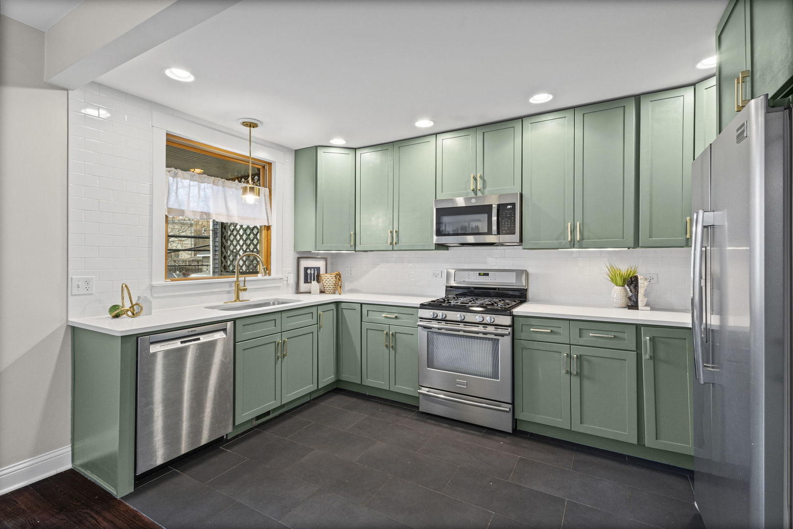 3834 North Drake Avenue Chicago, IL 60618 - Photo 12 of 45