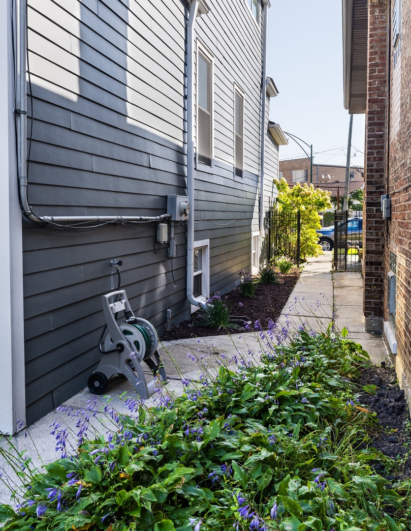 3834 North Drake Avenue Chicago, IL 60618 - Photo 40 of 45