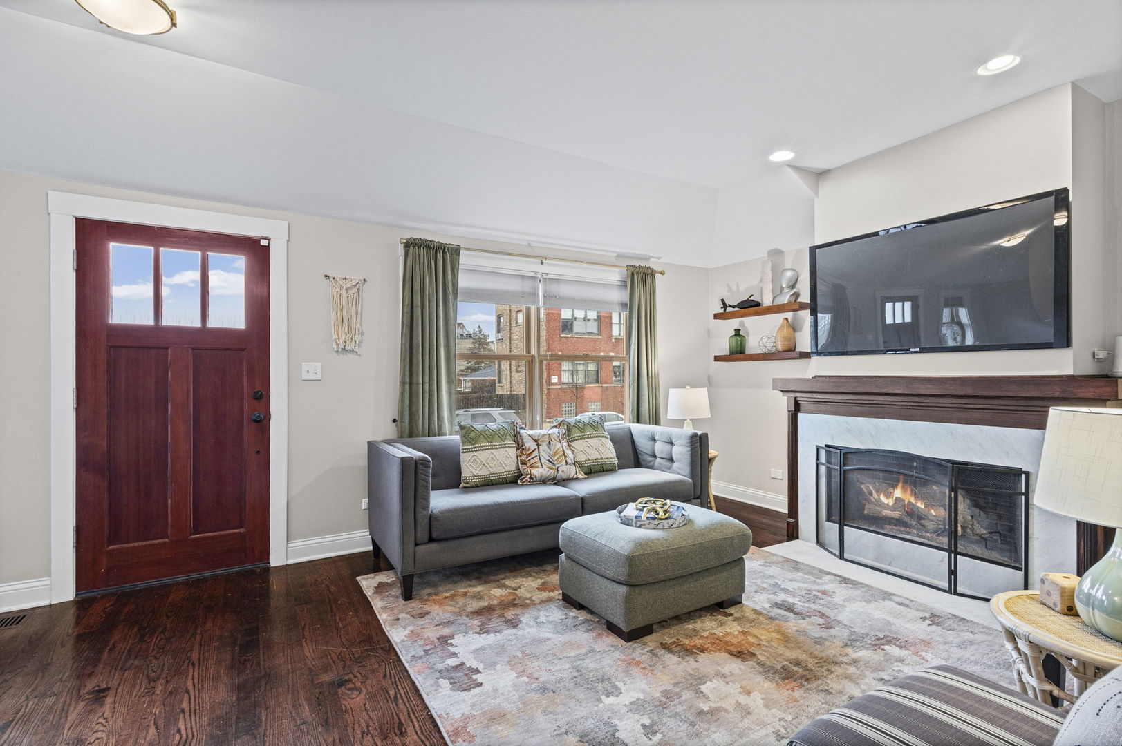 3834 North Drake Avenue Chicago, IL 60618 - Photo 4 of 45