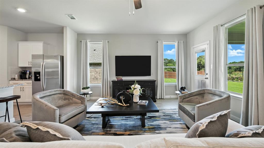 809 Hollyn Drive Decatur, TX 76234 - Photo 9 of 33