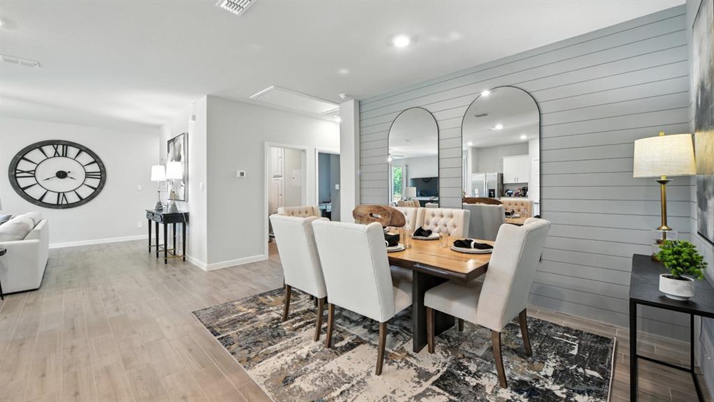 809 Hollyn Drive Decatur, TX 76234 - Photo 5 of 33