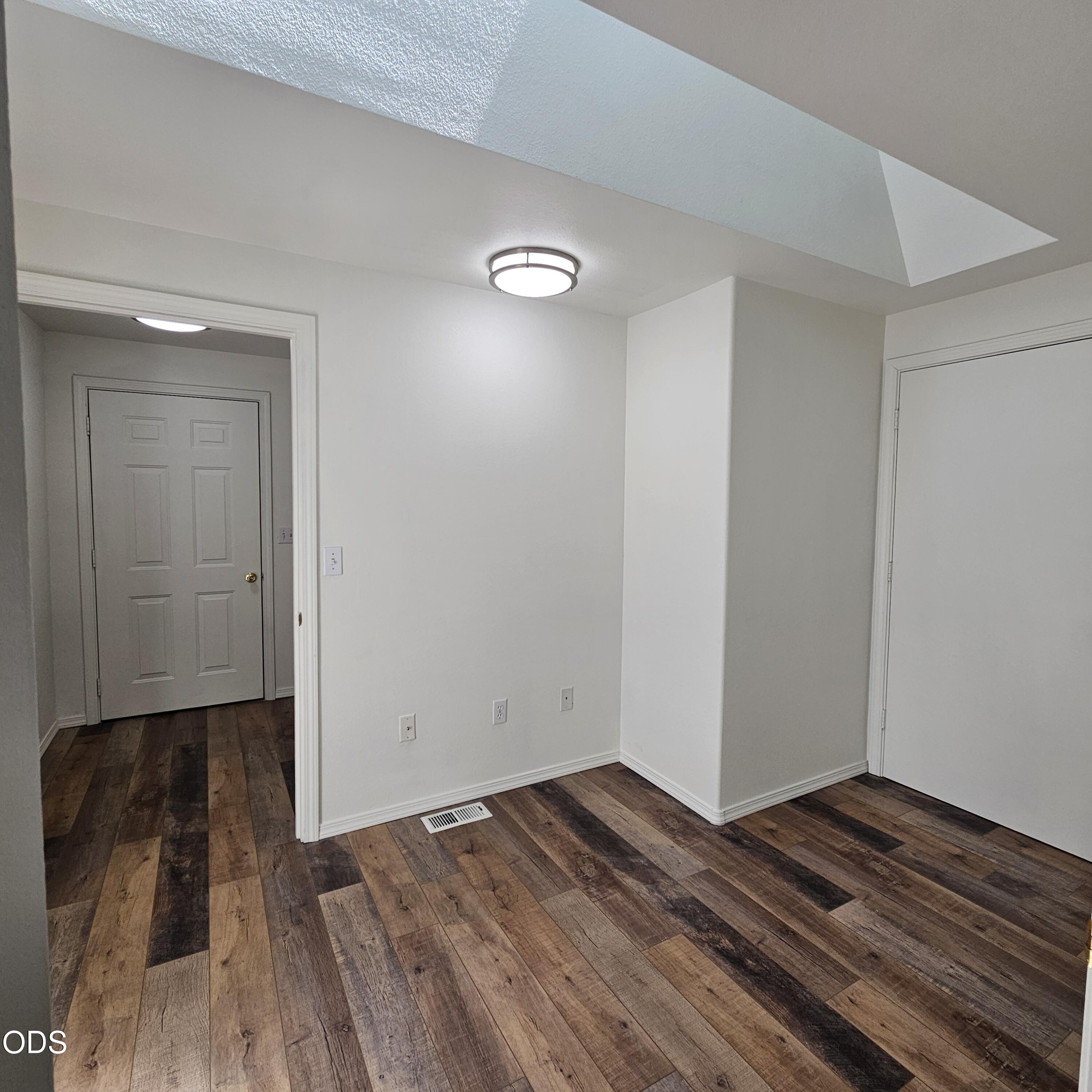 569 Northeast Negus Loop Redmond, OR 97756 - Photo 11 of 32
