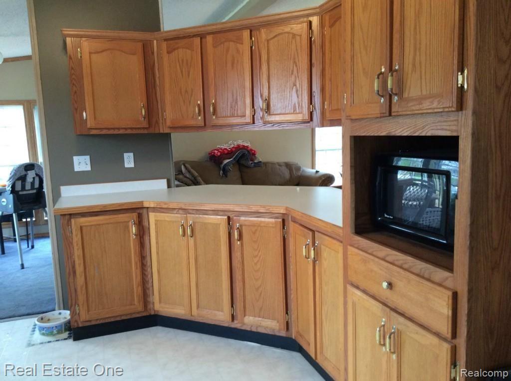 12607 Hyne Road Brighton, MI 48114 - Photo 10 of 27