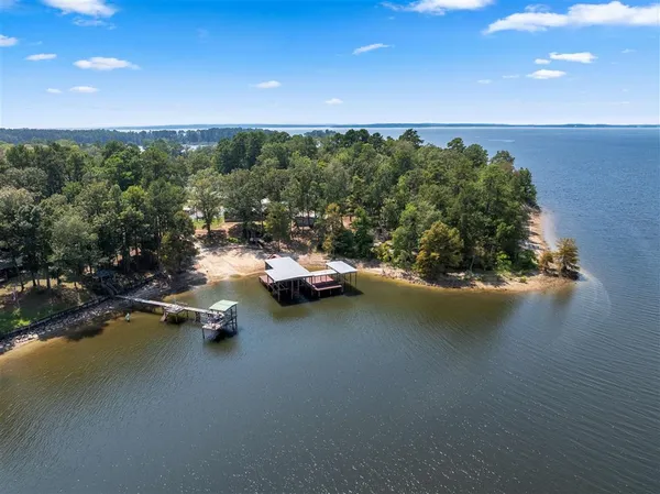 $450,000 | 1120 Falcon Drive, Florien, LA 71429