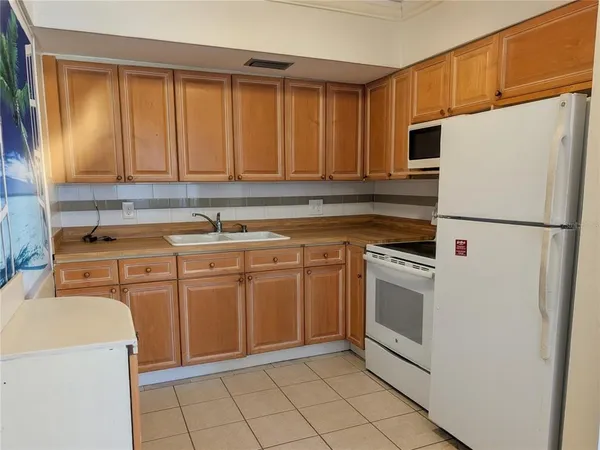 $1,275 | 11620 Park Boulevard North, Unit 209, Seminole, FL 33772