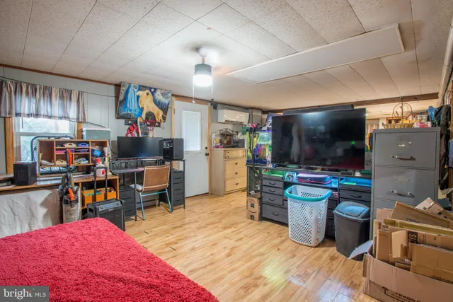 a view of a kitchen and dining room